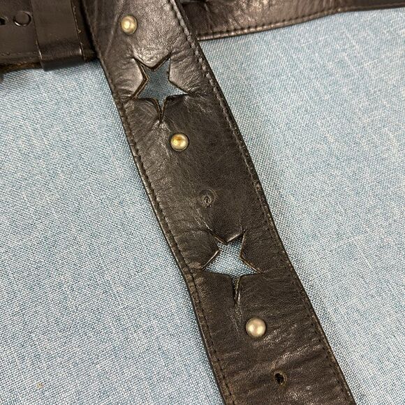 Belt Leather Cut Out Star Studded In Black - Picture 3 of 5